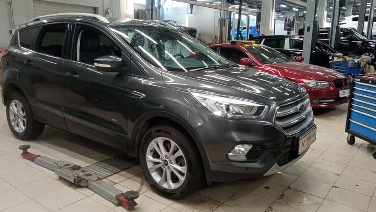 Ford Kuga 2018 года, 60 547 км - вид 1
