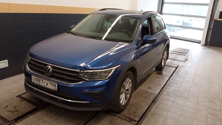 Volkswagen Tiguan 2021 года, 62 369 км - вид 1