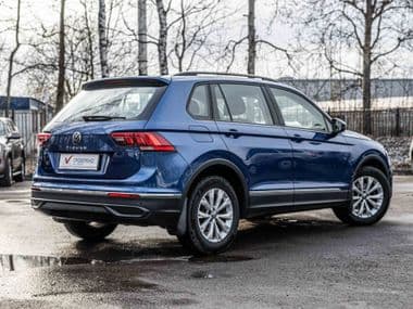 Volkswagen Tiguan 2021 года, 62 369 км - вид 2