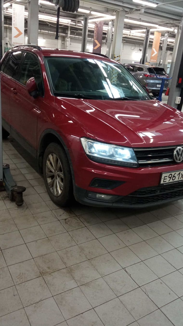 Volkswagen Tiguan, 2020 - вид 1