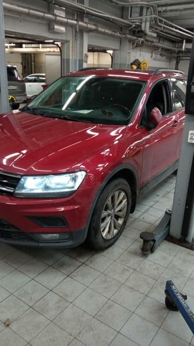 Volkswagen Tiguan 2020 года, 171 312 км - вид 1