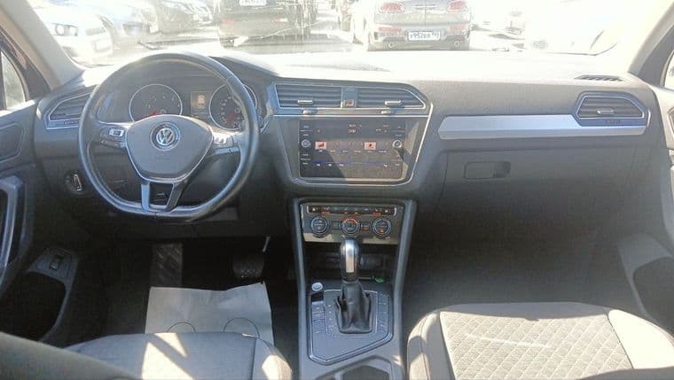 Volkswagen Tiguan, 2020 - вид 4