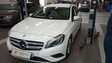 Mercedes-Benz A-класс 2013 года, 203 048 км - вид 1