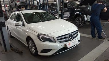 Mercedes-Benz A-класс 2013 года, 203 048 км - вид 2