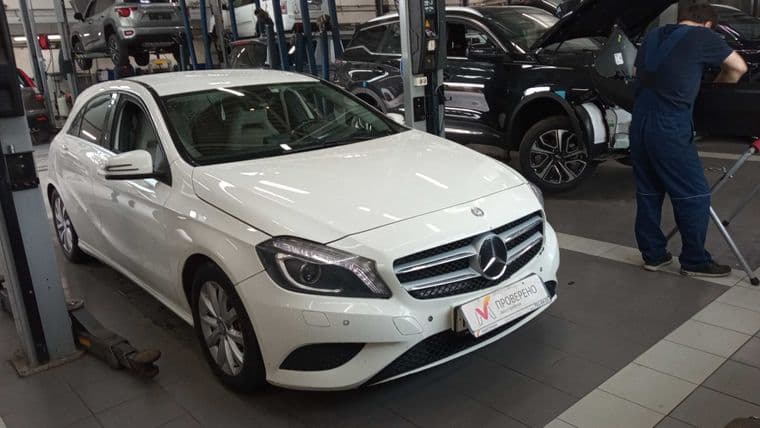 Mercedes-Benz A-класс 2013 года, 203 048 км - вид 2