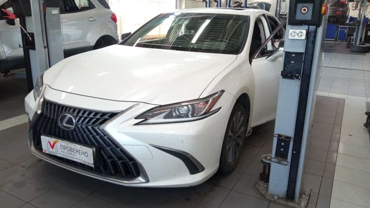 Lexus ES, 2021