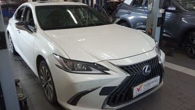 Lexus ES 2021 года, 96 765 км - вид 2