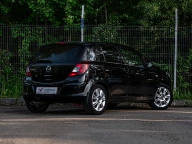 Opel Corsa 2011 года, 176 904 км - вид 2