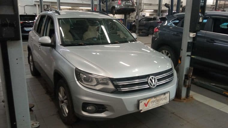 Volkswagen Tiguan 2011 года, 279 931 км - вид 2