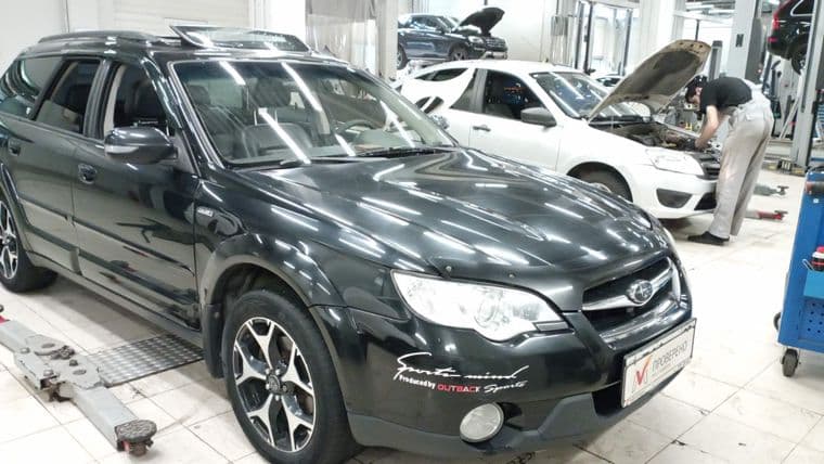 Subaru Outback 2008 года, 230 000 км - вид 2