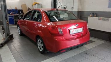 KIA Rio 2011 года, 223 687 км - вид 2