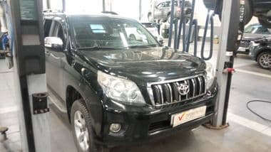 Toyota Land Cruiser Prado 2011 года, 393 158 км - вид 2