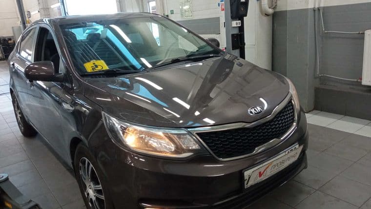 KIA Rio 2016 года, 94 000 км - вид 2