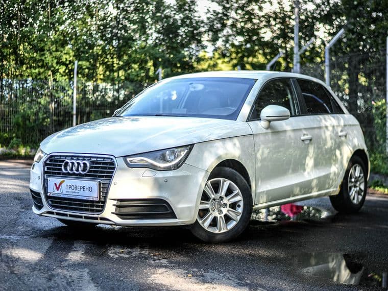 Audi A1 2013 года, 202 390 км - вид 1