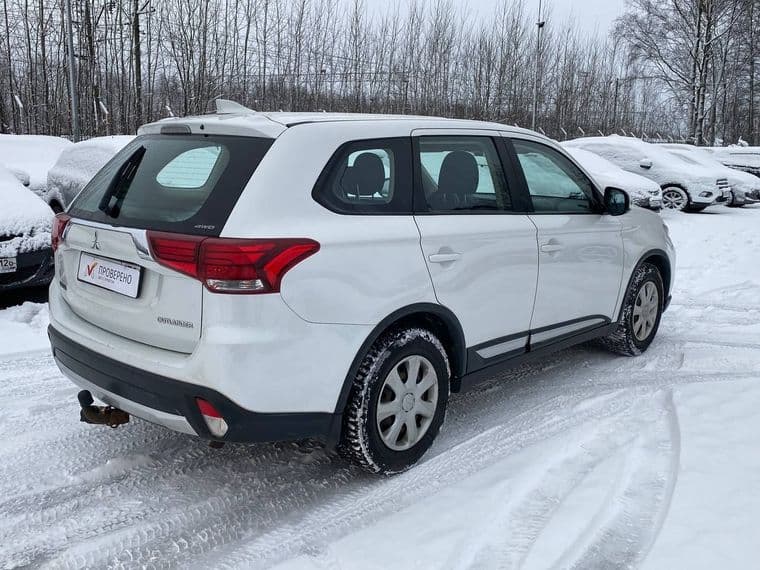 Mitsubishi Outlander, 2017 - вид 3