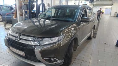 Mitsubishi Outlander 2018 года, 204 615 км - вид 2