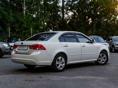 Kia Magentis 2009 года, 152 750 км - вид 2