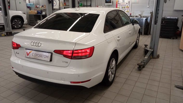 Audi A4, 2018 - вид 2