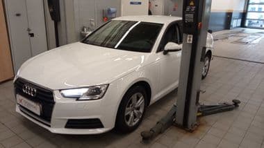 Audi A4 2018 года, 32 588 км - вид 1