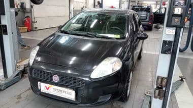 FIAT Punto 2010 года, 118 613 км - вид 1