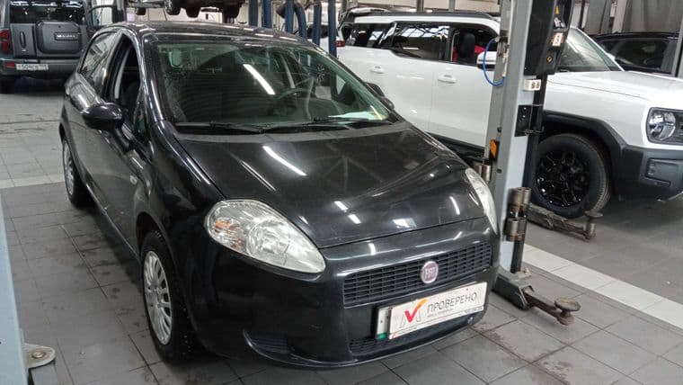 FIAT Punto 2010 года, 118 613 км - вид 2
