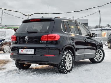 Volkswagen Tiguan 2013 года, 211 936 км - вид 2