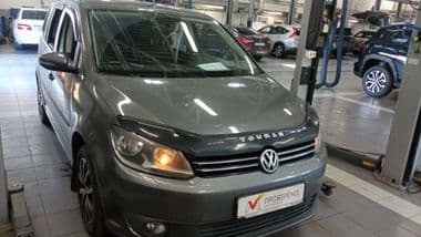 Volkswagen Touran 2011 года, 177 000 км - вид 2