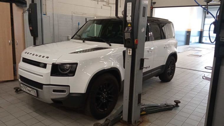 Land Rover Defender, 2020