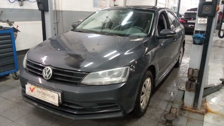 Volkswagen Jetta 2015 года, 140 673 км - вид 1