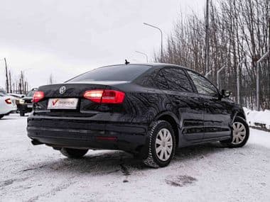 Volkswagen Jetta 2015 года, 140 673 км - вид 2