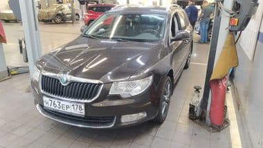Skoda Superb 2012 года, 153 455 км - вид 1