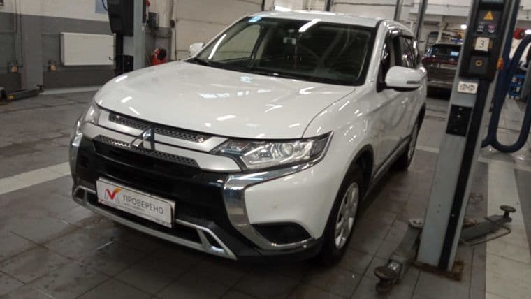 Mitsubishi Outlander, 2020