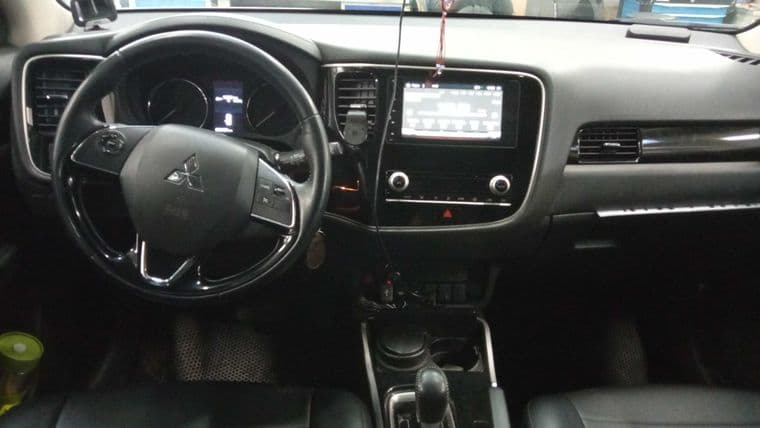 Mitsubishi Outlander, 2020 - вид 4