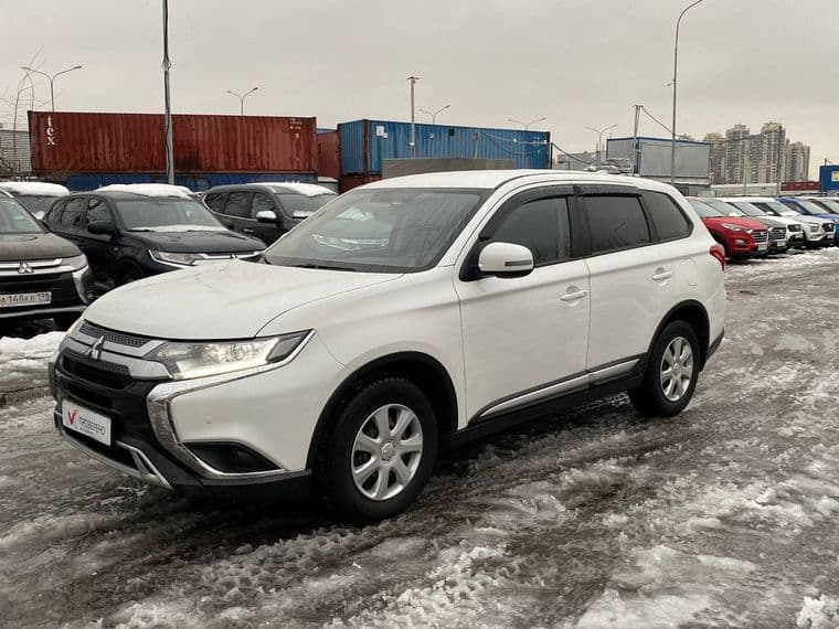Mitsubishi Outlander, 2020