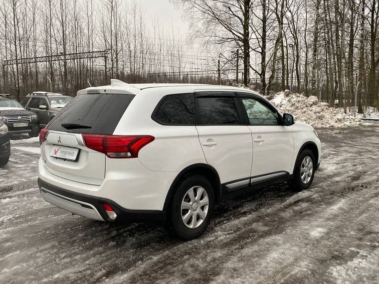 Mitsubishi Outlander, 2020 - вид 3