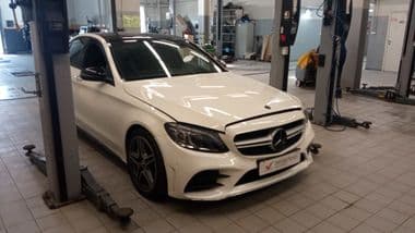Mercedes-Benz C-класс AMG 2018 года, 98 363 км - вид 2