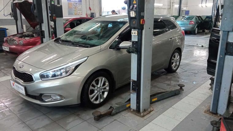 KIA Ceed 2014 года, 236 076 км - вид 1