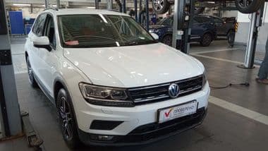 Volkswagen Tiguan 2020 года, 52 625 км - вид 2