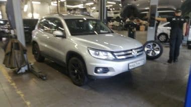 Volkswagen Tiguan 2012 года, 194 792 км - вид 2