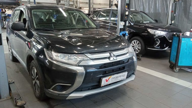 Mitsubishi Outlander 2018 года, 203 982 км - вид 2