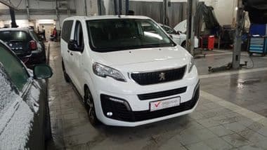 Peugeot Traveller 2021 года, 84 445 км - вид 2