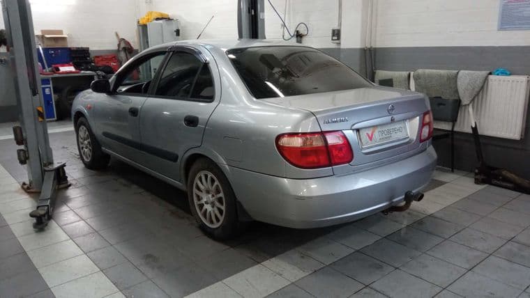 Nissan Almera, 2004 - вид 3