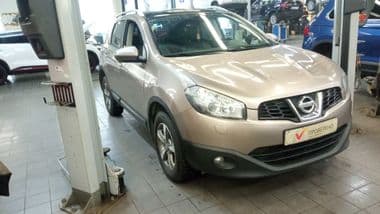 Nissan Qashqai 2011 года, 235 347 км - вид 2