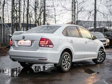 Volkswagen Polo 2018 года, 185 578 км - вид 2
