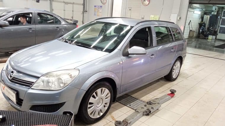 Opel Astra, 2009