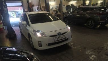 Toyota Prius 2009 года, 335 871 км - вид 2