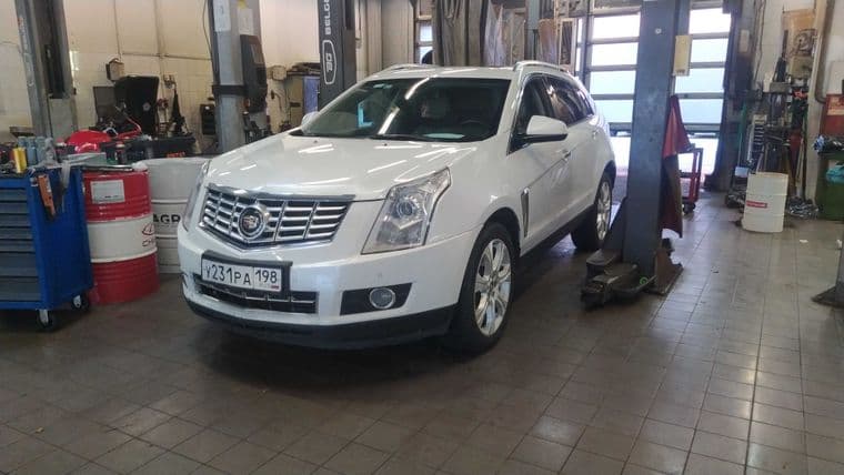 Cadillac SRX 2013 года, 192 712 км - вид 1