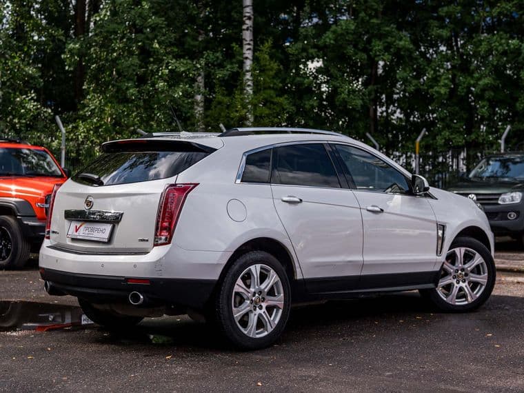Cadillac SRX 2013 года, 192 998 км - вид 2