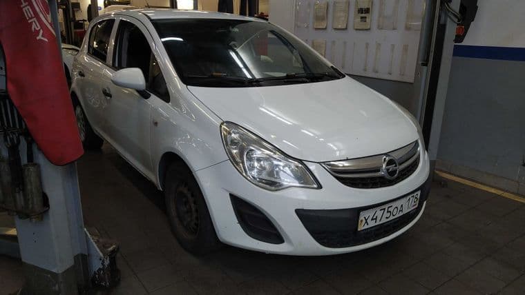 Opel Corsa 2013 года, 281 290 км - вид 2