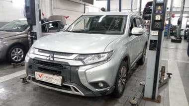 Mitsubishi Outlander 2018 года, 127 186 км - вид 1